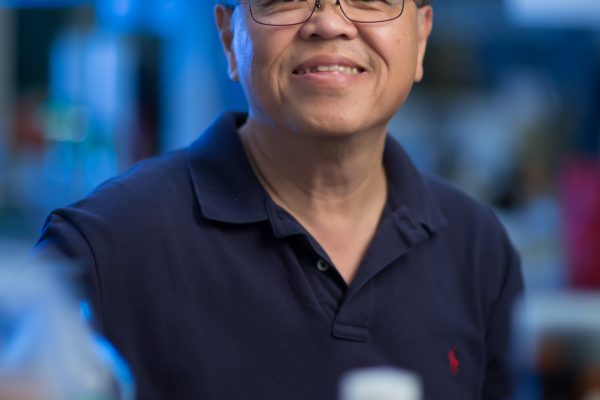 Leaf Huang, PhD, is a UNC Lineberger member, Fred Eshelman Distinguished Professor and chair of the UNC Eshelman School of Pharmacy Division of Molecular Therapeutics.