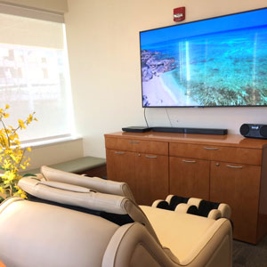 Quiet seating area in the relaxation room with a TV.